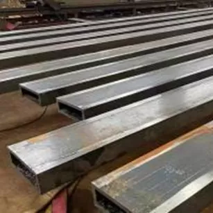 Τετράγωνος σωλήνας ορθής γωνίας